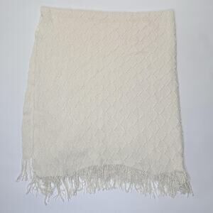 Pottery Barn Diamond Knit Throw Blanket 50x60 White Acrylic Soft Cozy Fringe